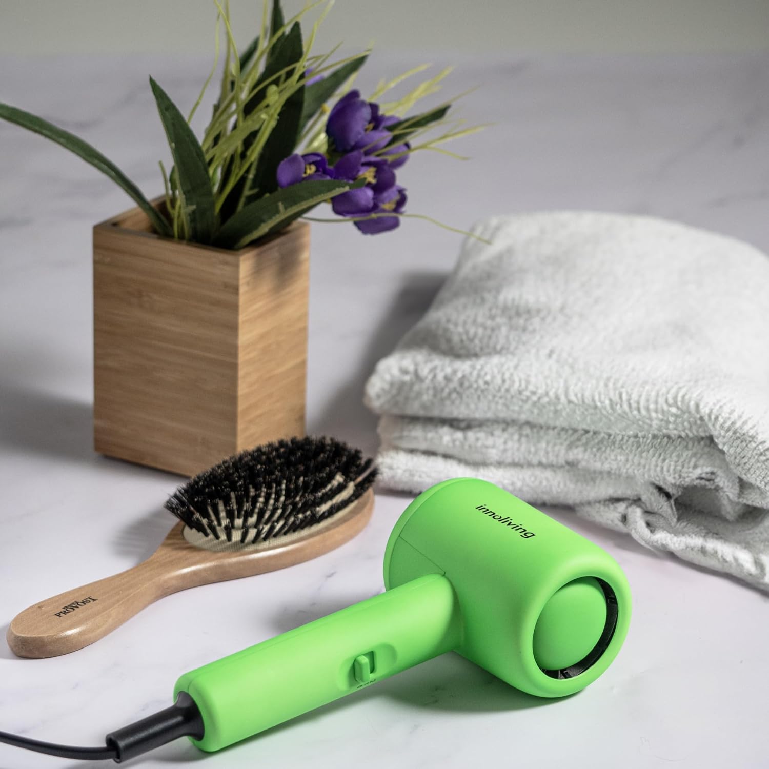 Innoliving Asciugacapelli Mini INN-612, Compatto e Pieghevole, 1200W, Doppia Velocità, Design Portatile per Viaggi e Palestra