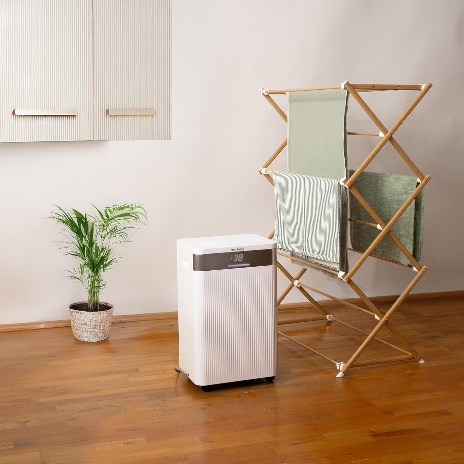 Innoliving Deumidificatore 20-40L, Modalità Asciugatura e Purificazione, Gas R290 Eco-Friendly, Timer 24h, Digitale, Capiente, Sbrina Autom 20L al Giorno Serbatoio 4.3 Litri